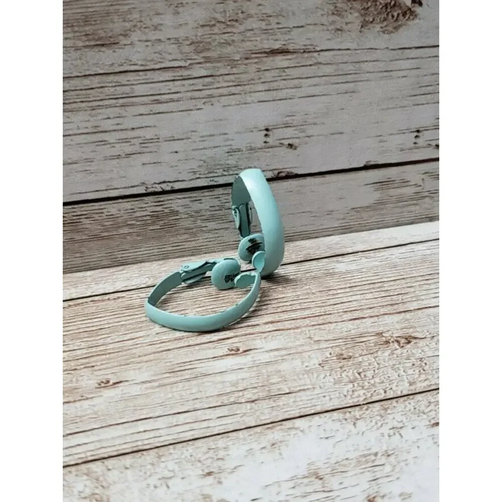 Vintage clip earrings